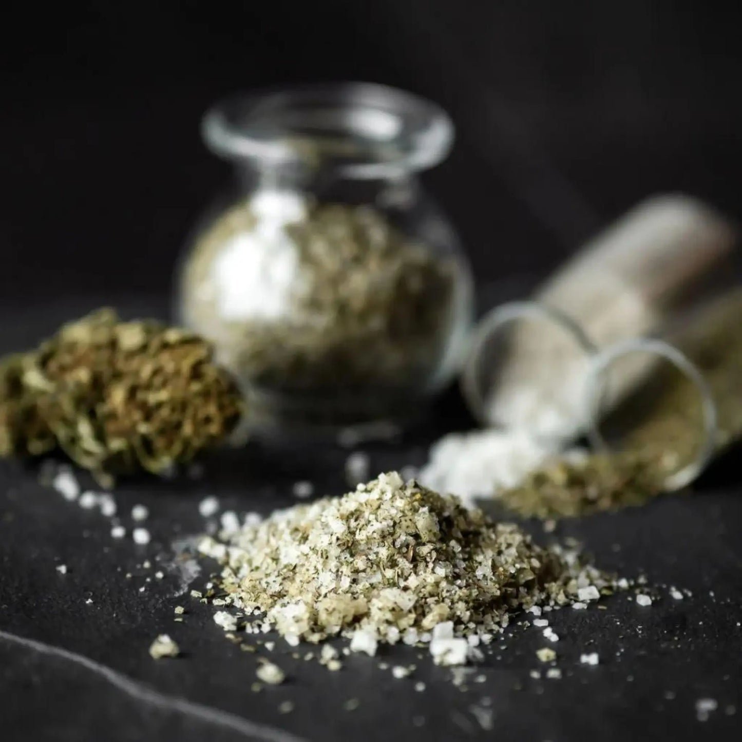 FLEUR DE SEL D'OLÉRON AU CHANVRE BIO les plantes de tomine