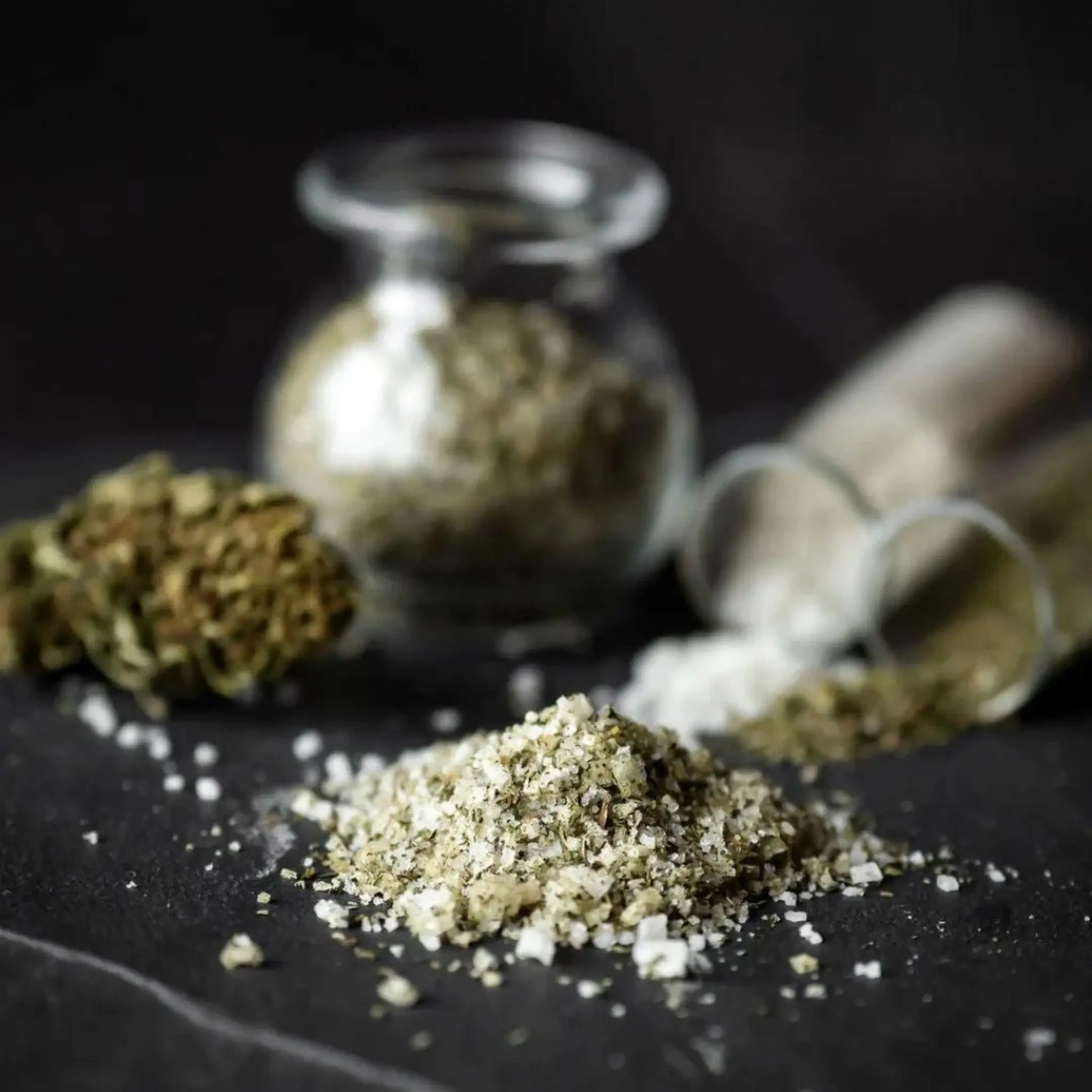FLEUR DE SEL D'OLÉRON AU CHANVRE BIO les plantes de tomine