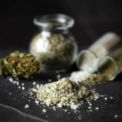 FLEUR DE SEL D'OLÉRON AU CHANVRE BIO les plantes de tomine